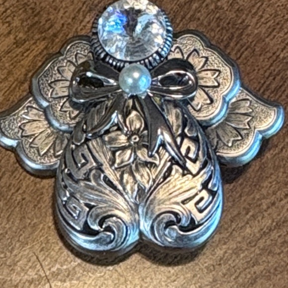 Elegant Silver Angel Ornament - Picture 1 of 7
